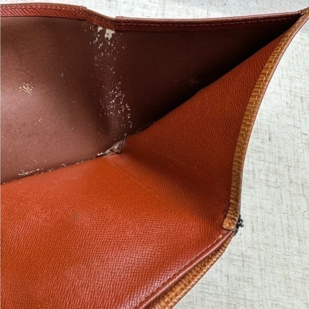 AUTHENTIC Louis Vuitton Marco Wallet. Color: Brown